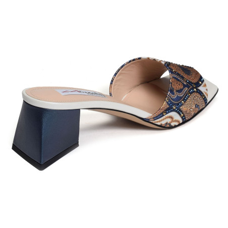 22538 Multicolore, Mules Musella