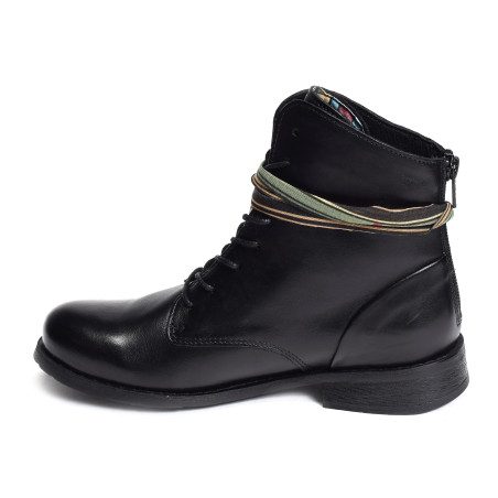 1072 Noir, Boots Felmini