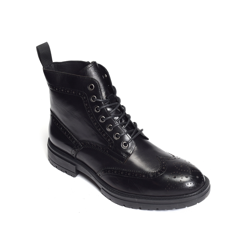 ROCH Noir, Boots Kdopa