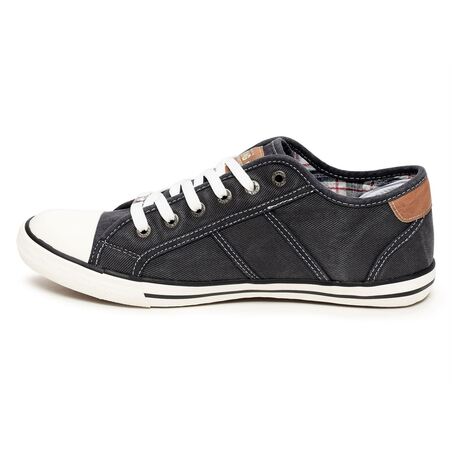 4058305 Noir, Chaussures basses Mustang