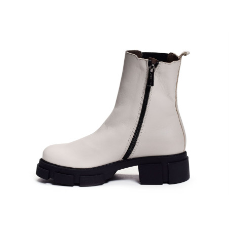 5232 Blanc, Chelsea boots Patricia Miller