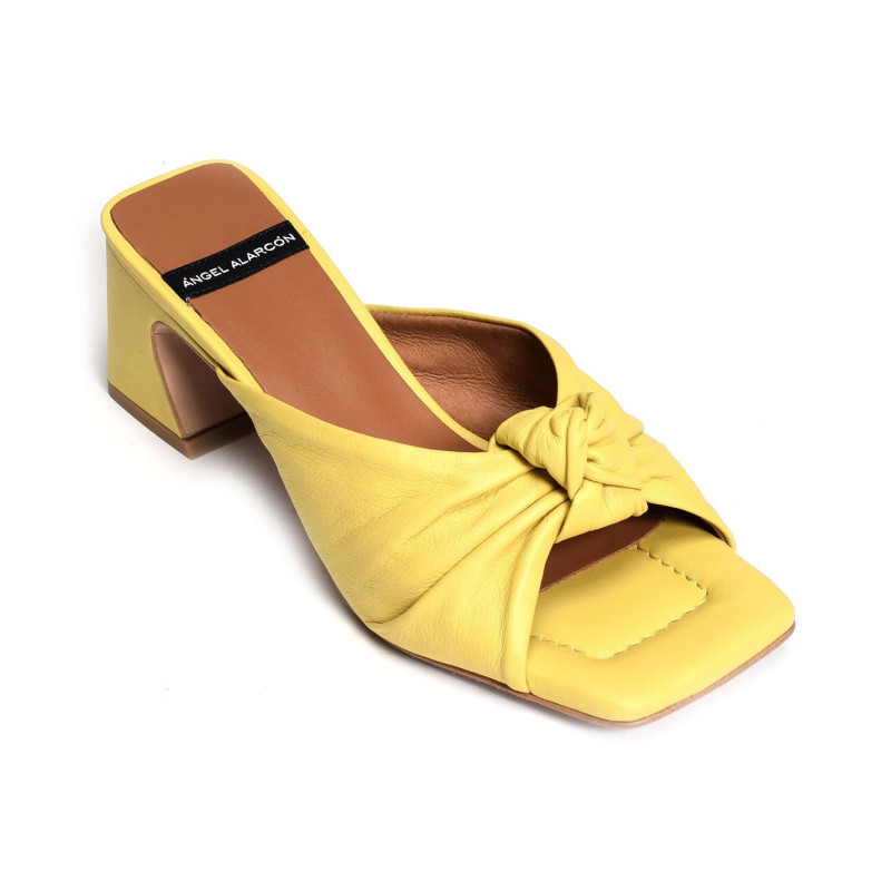 HEPBURN 22110 Jaune, Mules Angel Alarcón