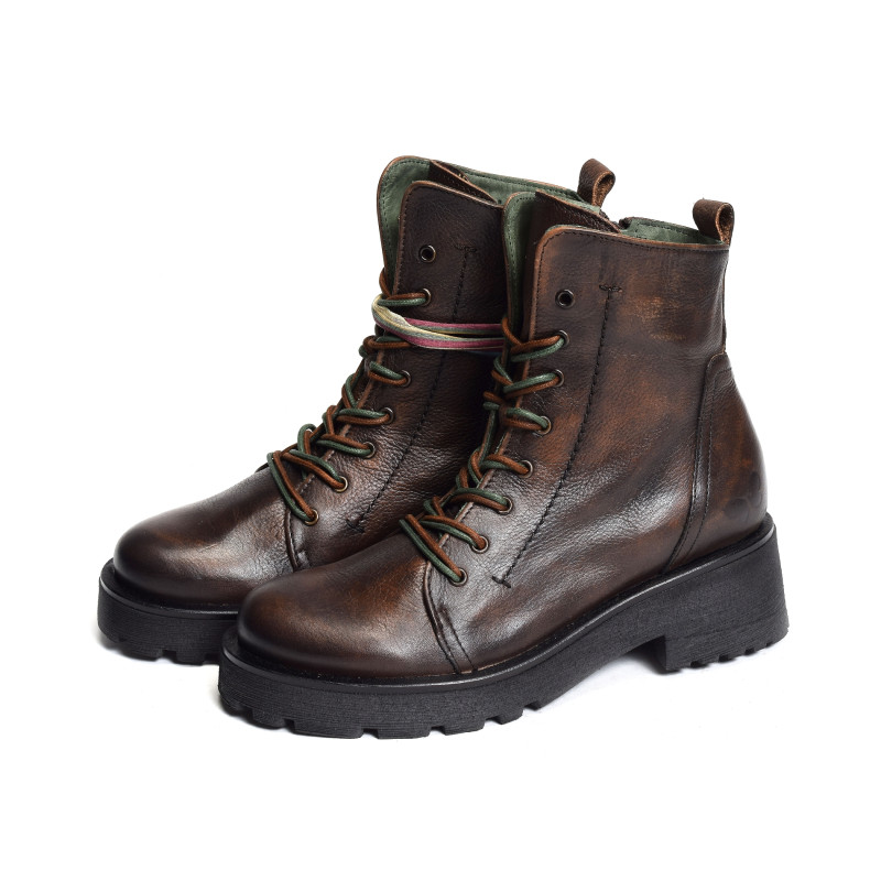 D199 Cognac, Boots Felmini