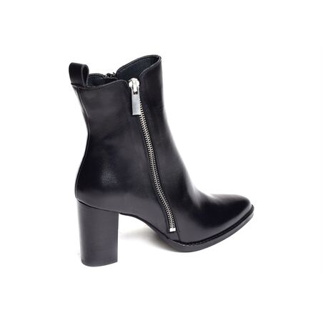 6913 Noir, Bottines Myma