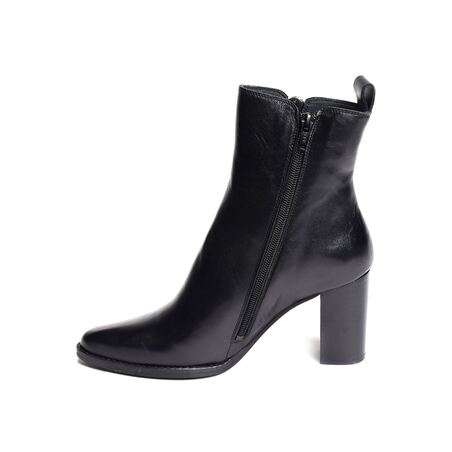 6913 Noir, Bottines Myma